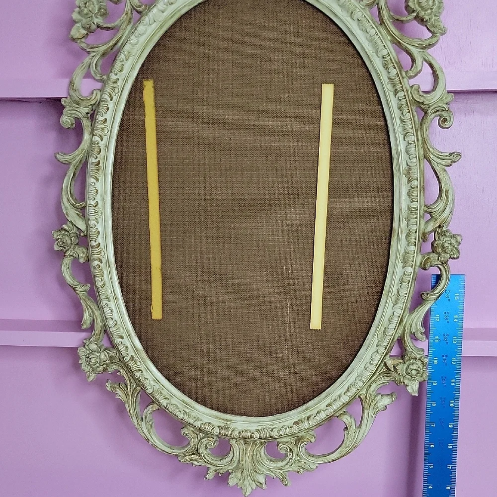 Elegant Vintage-Style Oval Wall Mirror